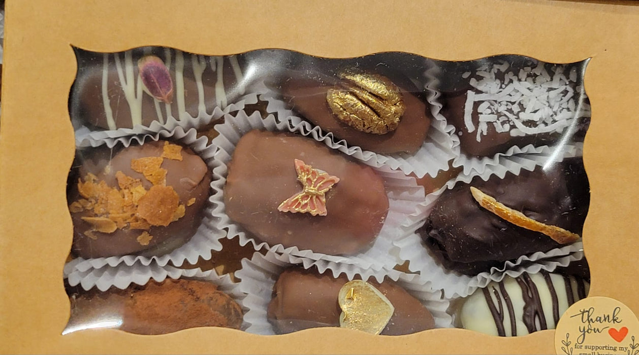 Chocolate Filled Dates (12 Pieces)