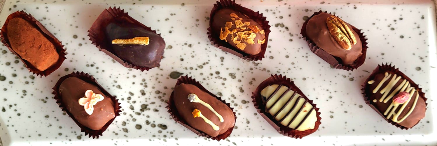 Chocolate Filled Dates (24 Pieces)